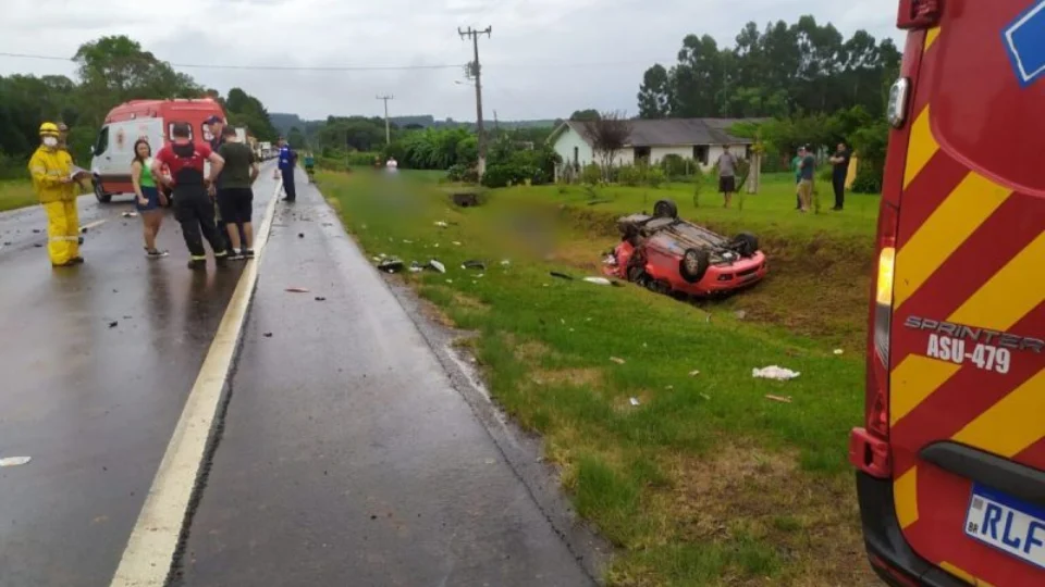 Acidente deixa quatro pessoas mortas na BR-280, em Canoinhas-SC