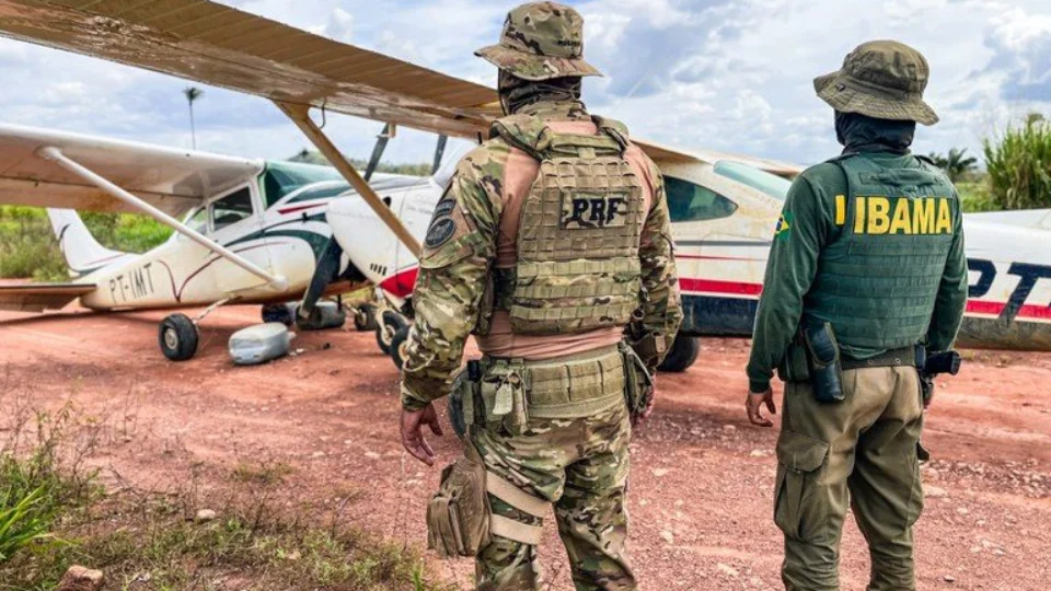 2 aeronaves usadas para abastecer garimpo ilegal em RR são destruídas