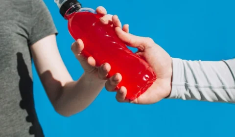 Harvard lista bebidas menos saudáveis que podem prejudicar a saúde