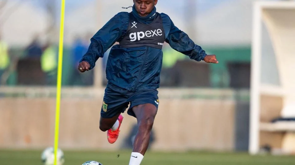 Santos reforça elenco com contratação estratégica de Juan Cazares