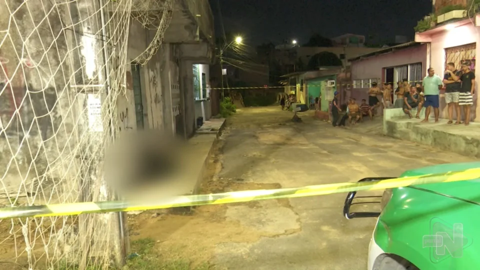 VÍDEO: comerciante é morto a tiros em frente de casa na Zona Oeste de Manaus 