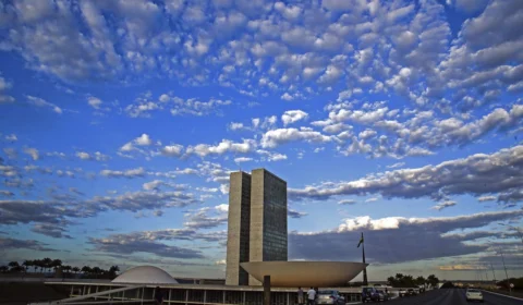 Congresso volta do recesso com 20 medidas provisórias para votação