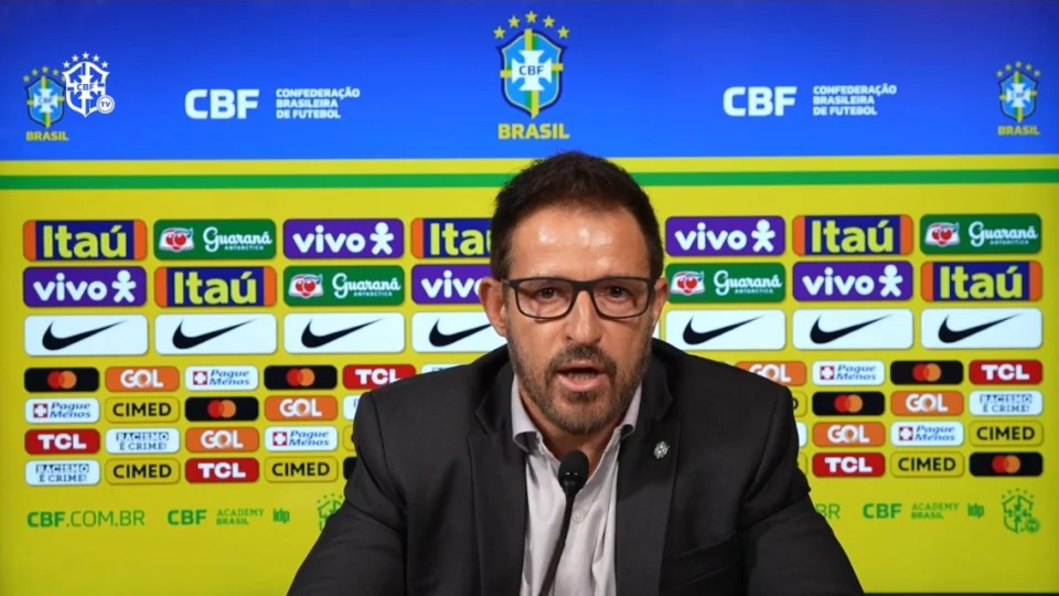 Endrick e John Kennedy são novidades entre convocados para o Pré-Olímpico