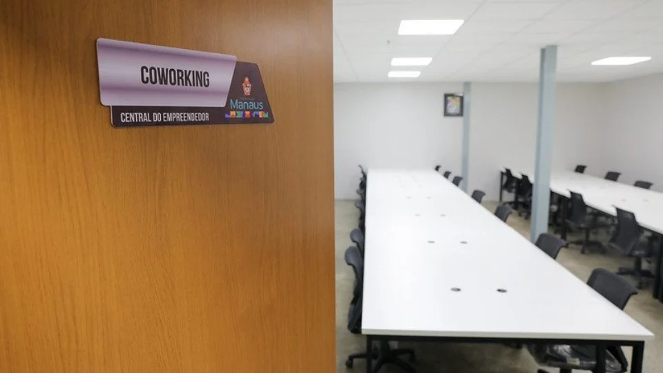 Saiba como agendar coworking e salas gratuitas em Manaus