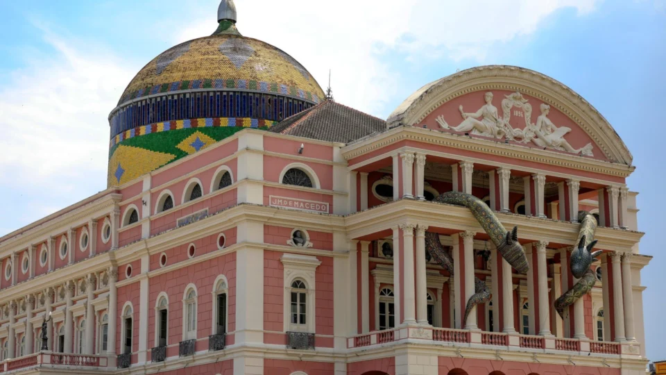 Teatro Amazonas anuncia suspensão das atividades, em Manaus; veja período