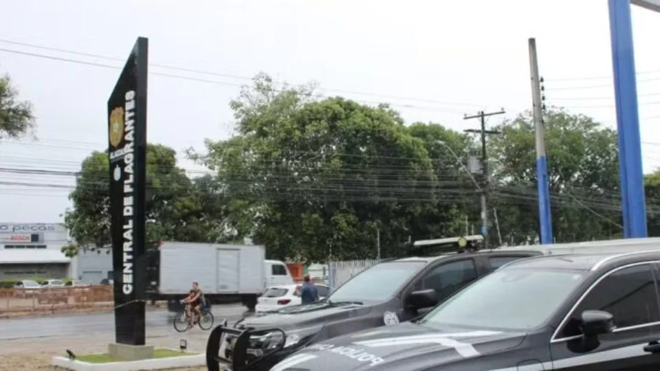 Jovem faz sexo oral em amigo desacordado e é denunciado em Maceió-AL