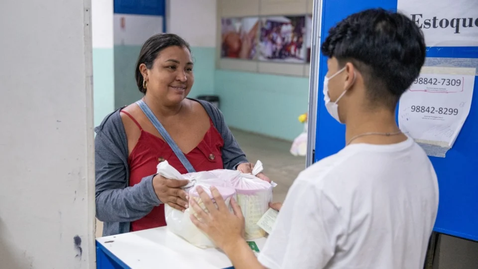 Leite do Meu Filho reinicia entrega para beneficiários de 3 a 4 anos em Manaus