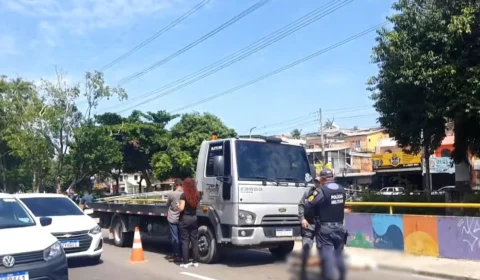VÍDEO: idoso é atropelado e morto por caminhão guincho em Manaus