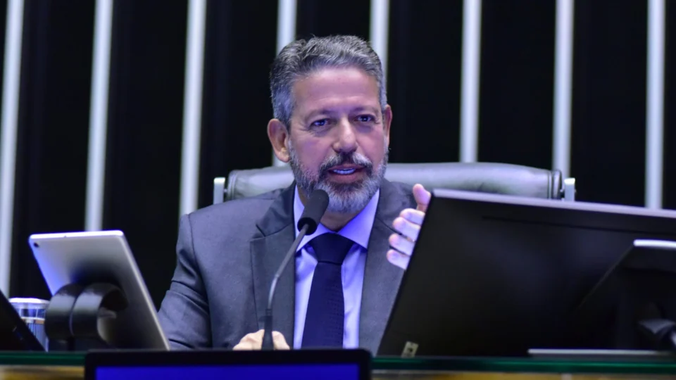 Lira comemora decisão do STF de repassar verba a municípios de AL