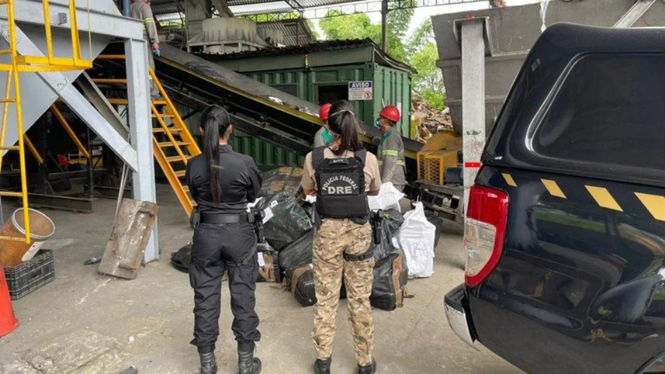 PF incinera mais de 1 tonelada de drogas, no AM