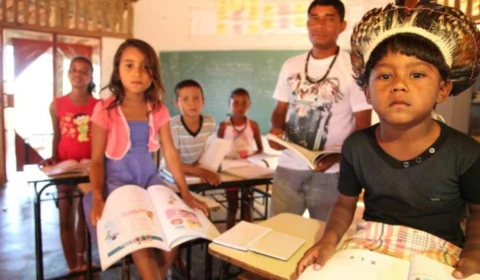 Projeto na Câmara quer criar programa que preserva linguagem indígena