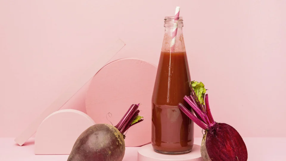 Suco de beterraba é poderoso para o pré-treino; veja como preparar