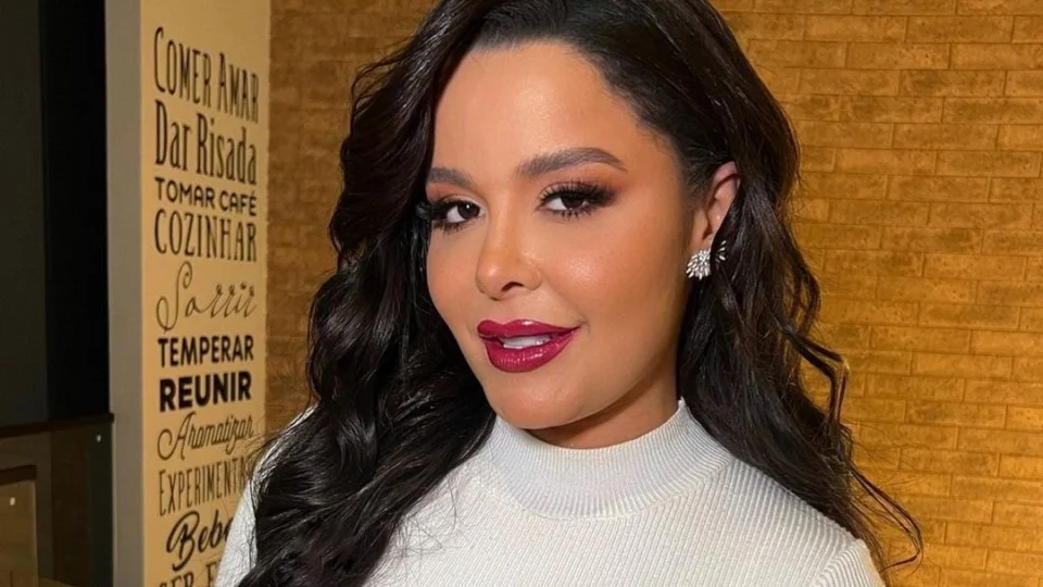 Maraisa sofre acidente em piscina de resort e chama ambulância