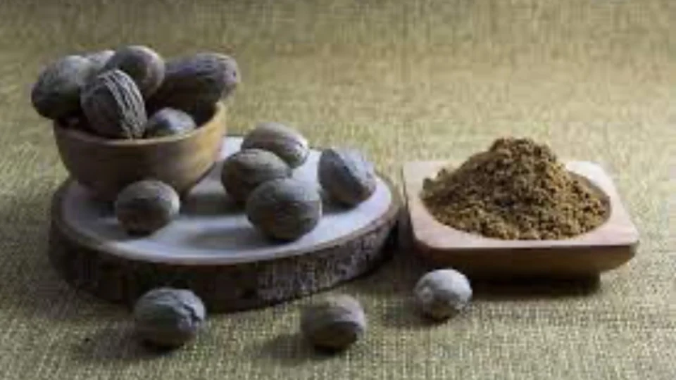 Você já tomou chá de noz moscada? Conheça benefícios da bebida