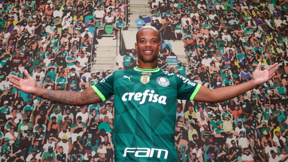 Em clima de BBB, Palmeiras oficializa Caio Paulista com contrato até 2028