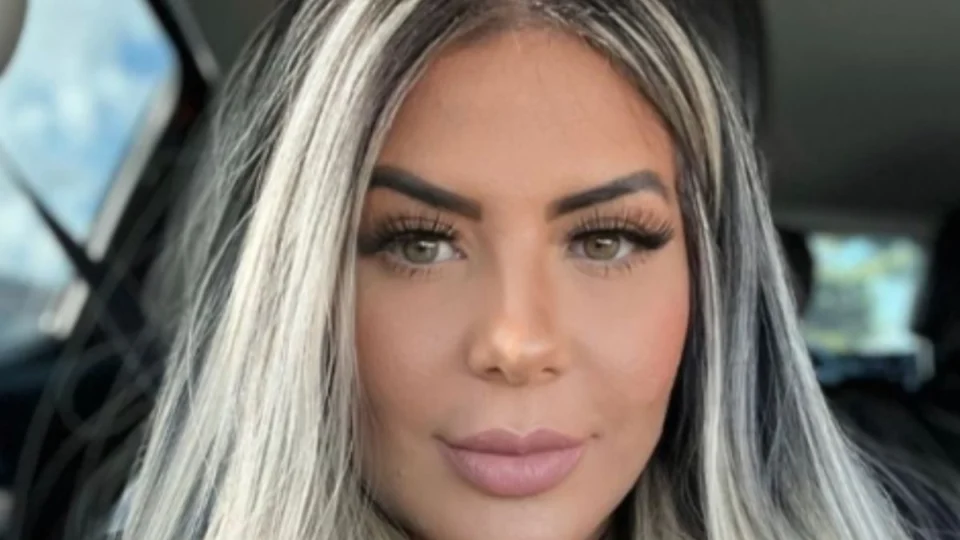 Quem é Renálida Lima? Pastora é acusada de cobrar pix para participação em culto