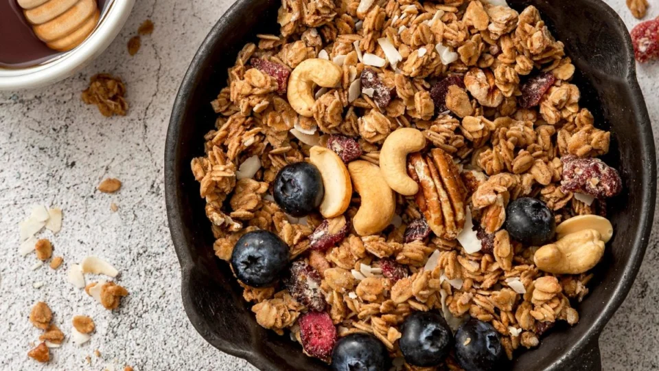 Aprenda a receita simples de granola caseira do programa da Ana Maria Braga