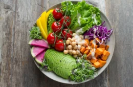 Qual alimento deixa o cérebro mais feliz? Nutricionista de Harvard dá dicas