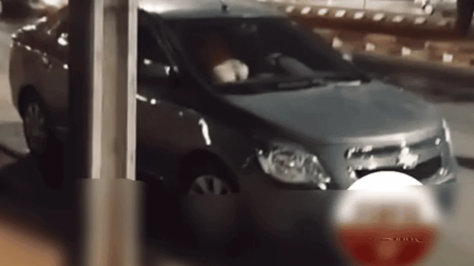 Casal é flagrado fazendo sexo dentro do carro em avenida de Boa Vista-RR