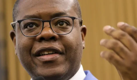 Após vítima de fake news se suicidar, ministro pede regulamentação das redes