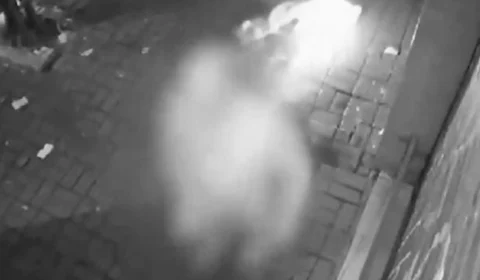 VÍDEO: vigilante arranca roupa após ser incendiado por homem