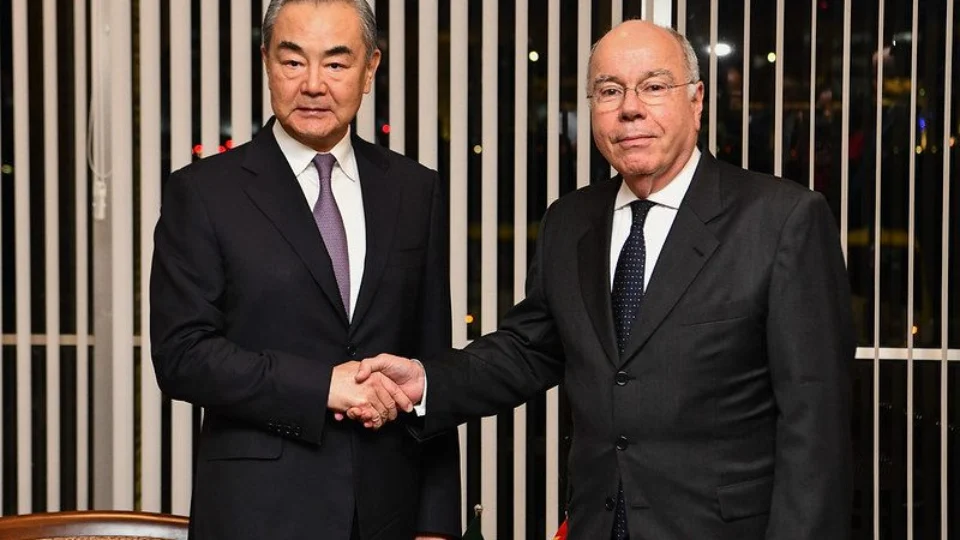 Chanceler chinês se encontrará com Lula em Fortaleza