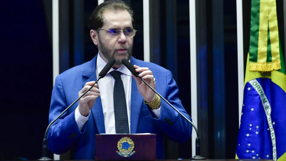 Senador Plínio propõe 30% do auxílio-reclusão à vítima de crime