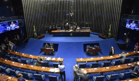 Senado debate obrigatoriedade de vacina contra covid-19 em crianças