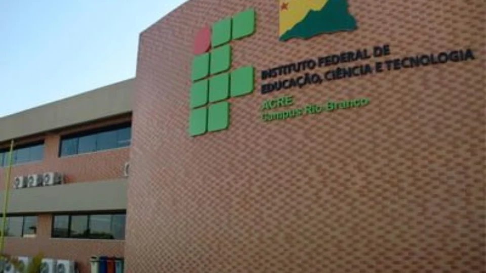 Ifac lança auxílio emergencial de R$ 600 para estudantes no AC