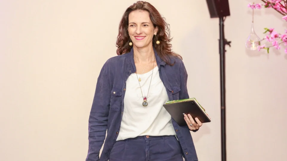 “Todas são muito potentes”, afirma Alice Freitas, da Rede Asta, ONG que apoia mulheres artesãs e combate pobreza menstrual