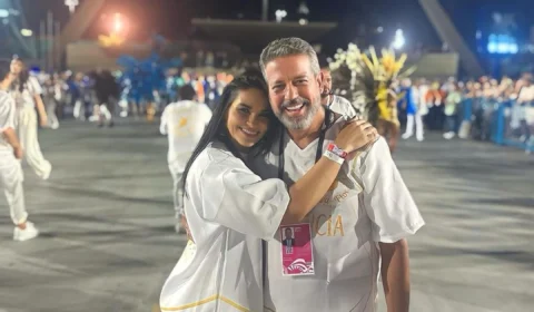 Lira desfila na Sapucaí homenageando capital de Alagoas