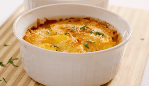 Batata gratinada com queijo e presunto