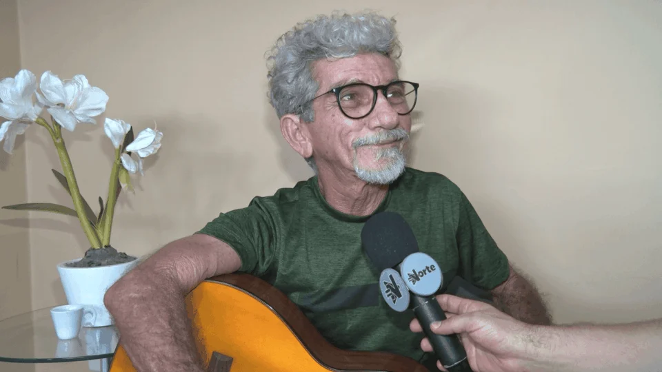 Neuber Uchôa, mestre da Roraimeira, destaca papel da música regional no carnaval de Boa Vista