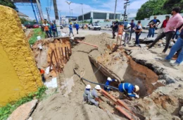 Cratera em Manaus: obra deve ser concluída na quarta (14)