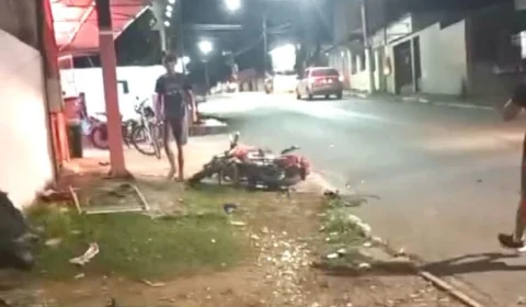 Motoboy fica ferido após colisão entre carro e moto no Acre