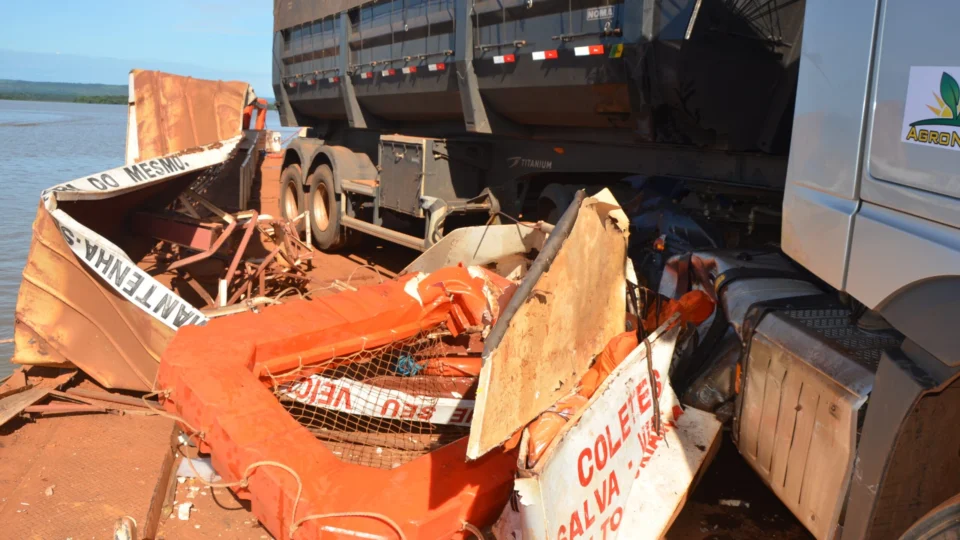 Batida entre balsas deixa 5 pessoas feridas no Rio Tocantins
