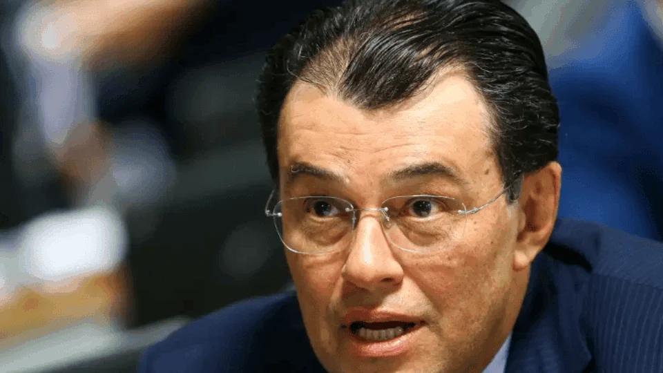 Eduardo Braga designa substituição de Calheiros na CPI da Braskem