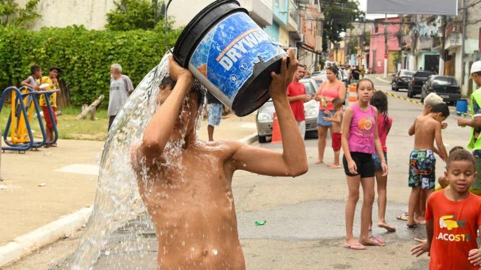 Janeiro de 2024 tem recorde de temperatura para o mês no mundo
