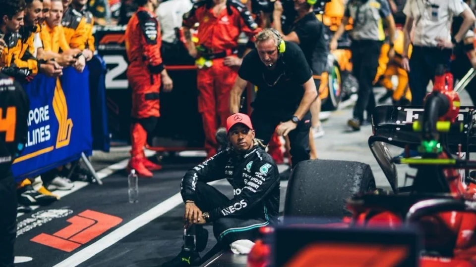 Ferrari está perto de contratar Lewis Hamilton para temporada 2025