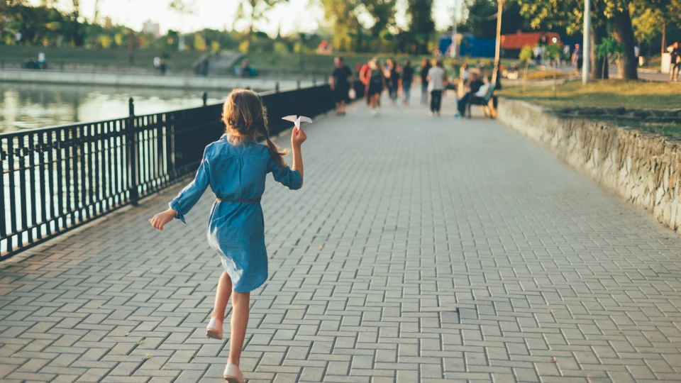 Pais são presos por forçar criança de 12 anos casar por 3.000€ na Espanha