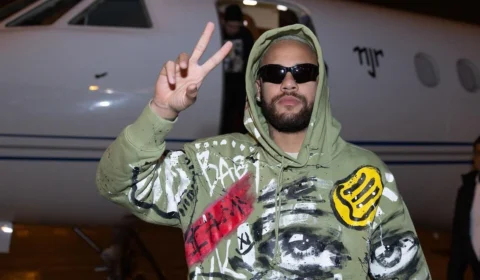 Neymar retorna à Arábia Saudita para recuperação