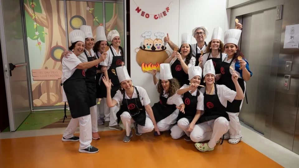 Bebês que estão na UTI ganham fantasias de carnaval na Espanha