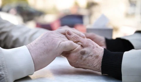 10 frases para enviar no Dia Mundial da Conscientização da Violência contra a Pessoa Idosa