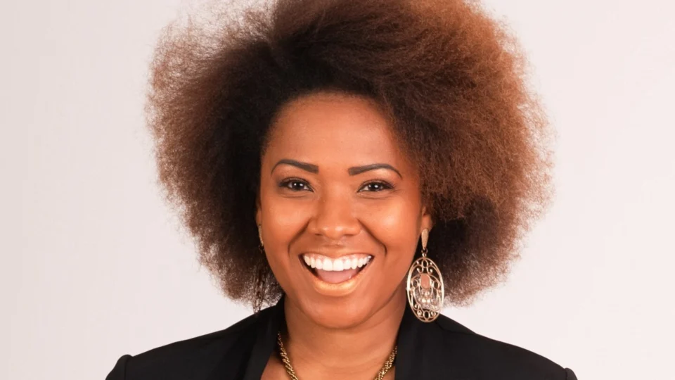 Thalita Pertuzatti, a Whitney Houston brasileira, expõe dificuldades de ser artista independente e desejo de participar de ‘reality’