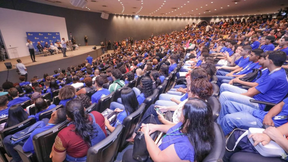 Jovens do DF vão auxiliar no atendimento de pessoas com dengue