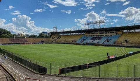 De olho no G-4, Botafogo enfrenta o Volta Redonda