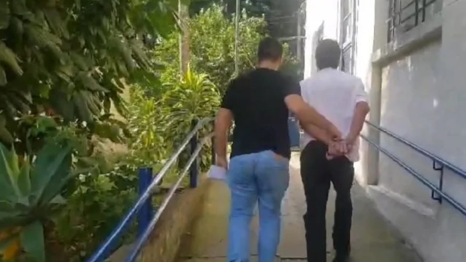 Câmeras são encontradas em vestiário da FGV; stalker é preso