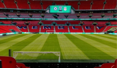 Chelsea e Liverpool fazem final da Copa da Liga Inglesa neste domingo, 25