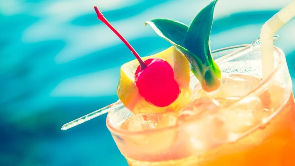 Coquetel tropical: bebida pode ajudar no emagrecimento? 