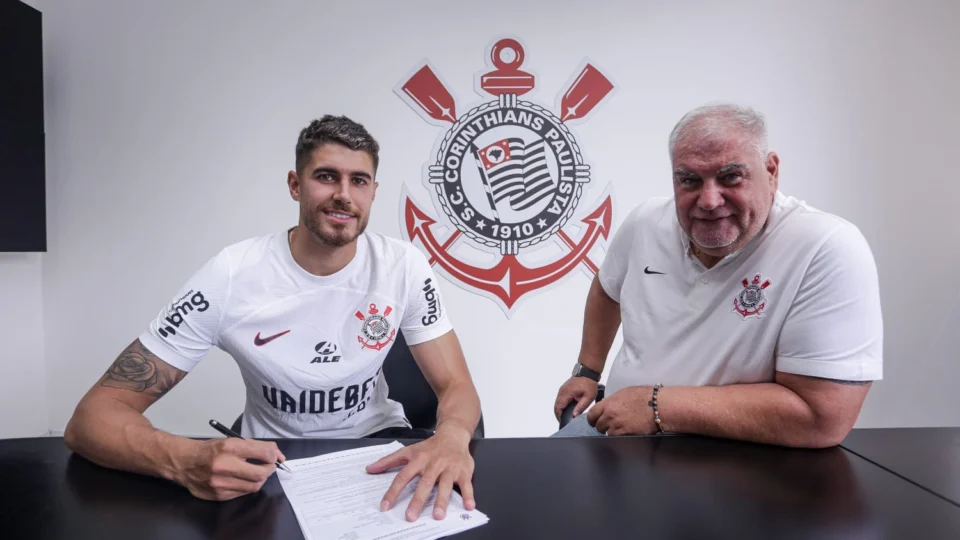 Corinthians oficializa acerto e Pedro Raul assina contrato até 2028